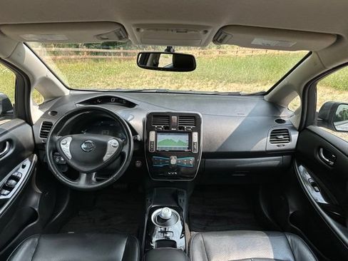 Used 2016 Nissan Leaf SL w/ Premium Package FWD image 27