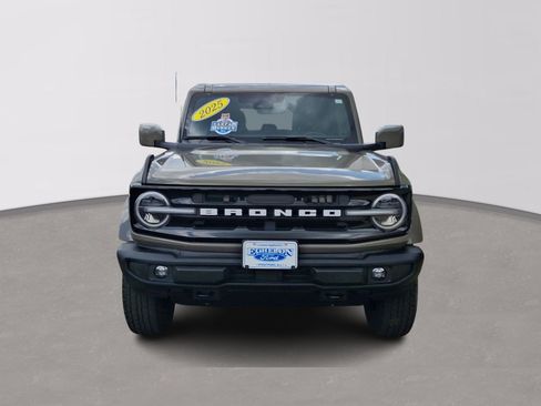 Used 2025 Ford Bronco Outer Banks AWD/4WD image 2