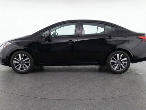 Used 2025 Nissan Versa SV image 5