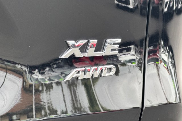 Certified 2025 Toyota RAV4 XLE w/ Convenience Package AWD/4WD image 32