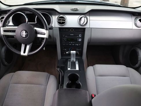 Used 2007 Ford Mustang Coupe RWD image 2