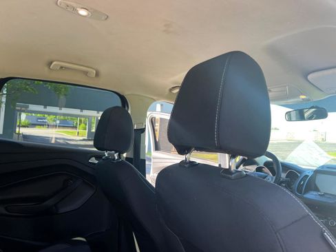 Used 2017 Ford Escape SE w/ Equipment Group 201A FWD image 28