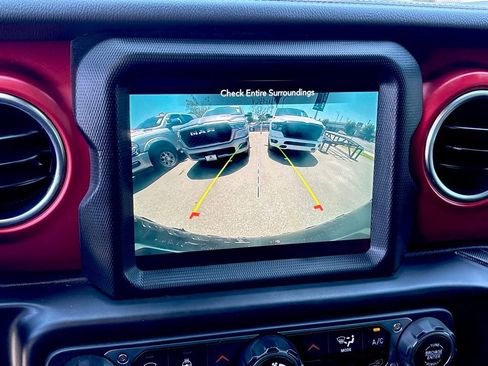 Used 2022 Jeep Wrangler Unlimited Rubicon w/ LED Lighting Group AWD/4WD image 20