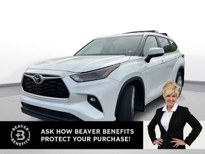 Used 2023 Toyota Highlander LE