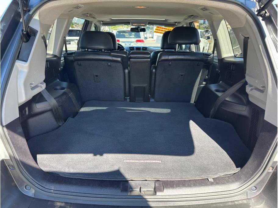 Used 2013 Toyota Highlander SE AWD/4WD image 19