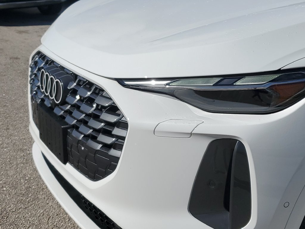 Certified 2025 Audi Q5 Premium w/ Convenience Package AWD/4WD image 12