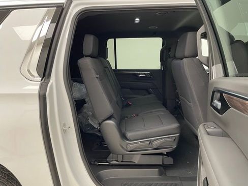 New 2026 Chevrolet Suburban LS image 13