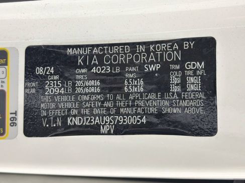 Used 2025 Kia Soul LX w/ LX Technology Package FWD image 32