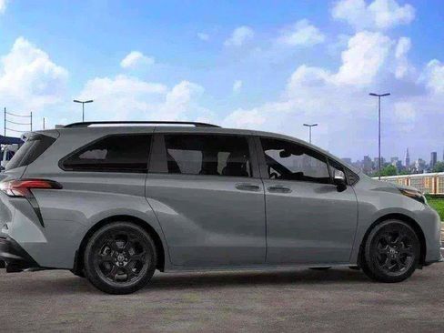 New 2026 Toyota Sienna XLE Woodland Edition AWD/4WD image 33