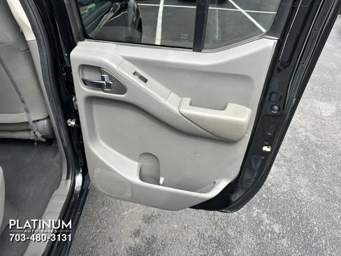 Used 2019 Nissan Frontier SV image 17