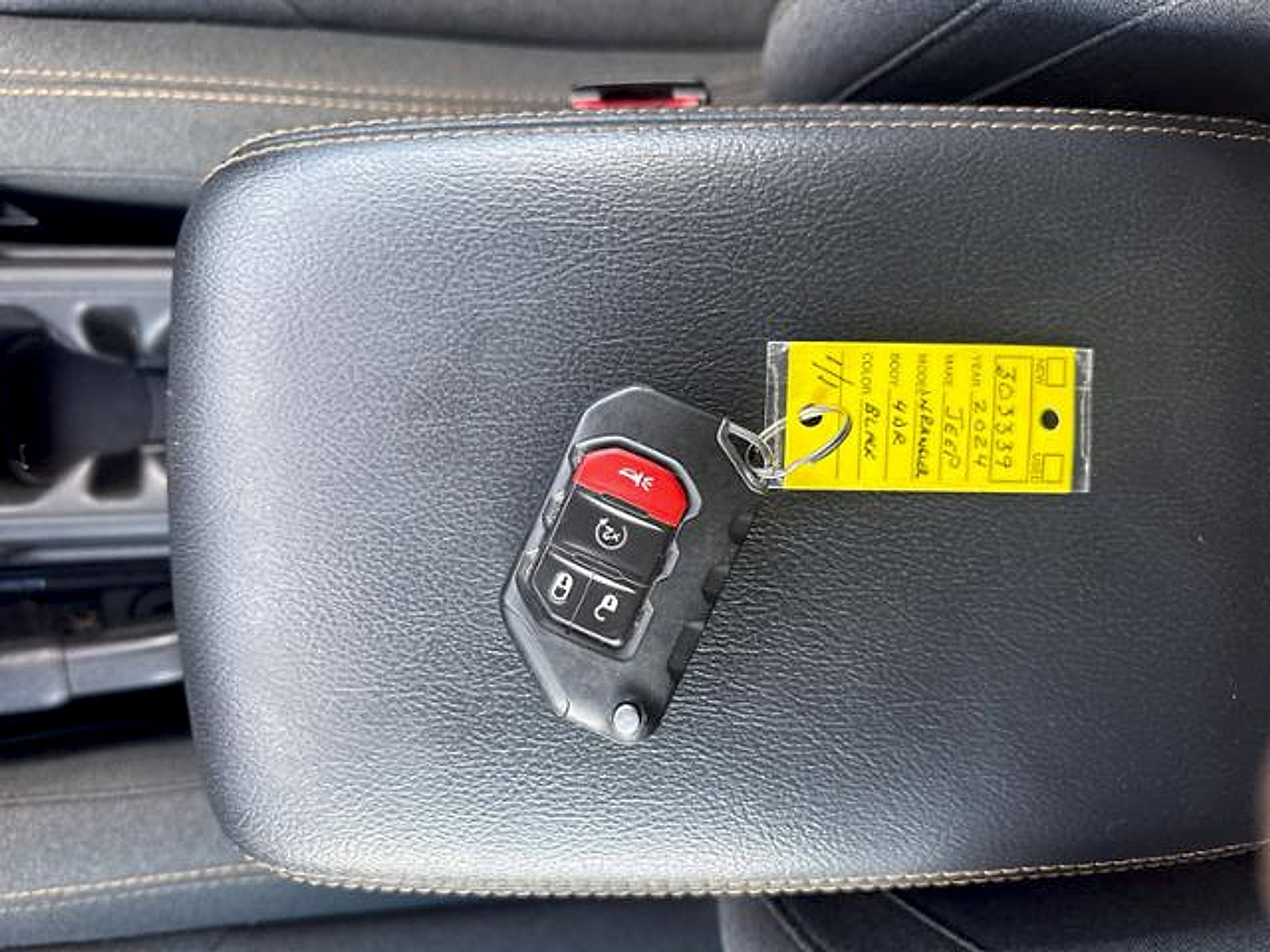 Used 2024 Jeep Wrangler Unlimited Sahara AWD/4WD image 21