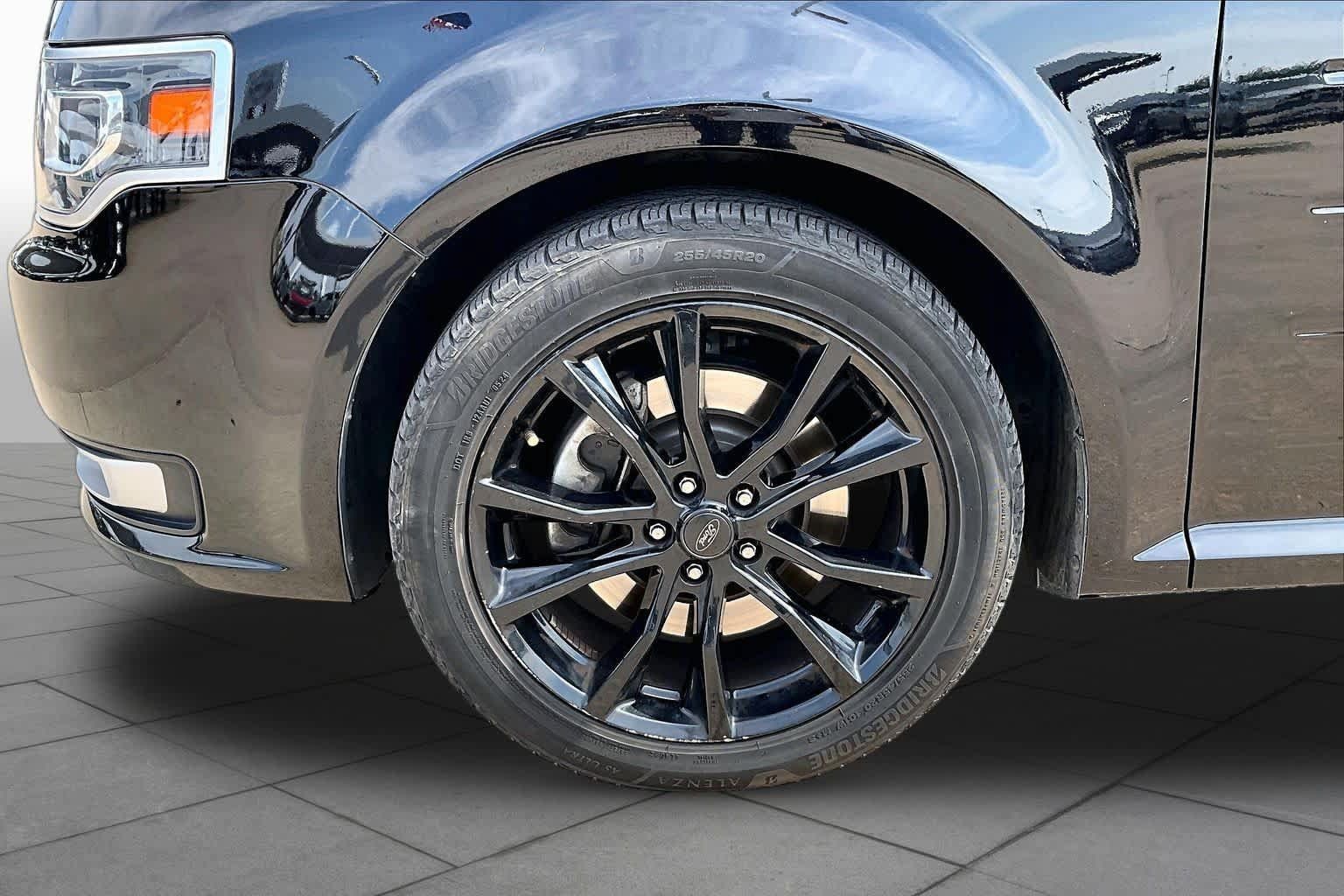 Used 2018 Ford Flex Limited w/ Limited Appearance Package AWD/4WD image 12