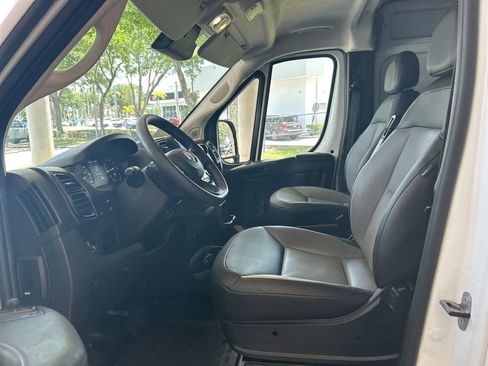 Used 2025 RAM ProMaster 2500 w/ Convenience Group FWD image 6
