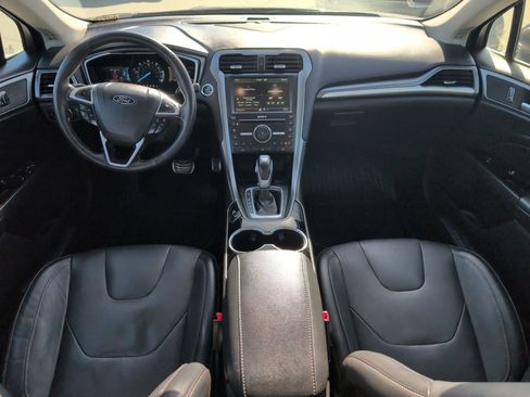 Used 2016 Ford Fusion Titanium image 18