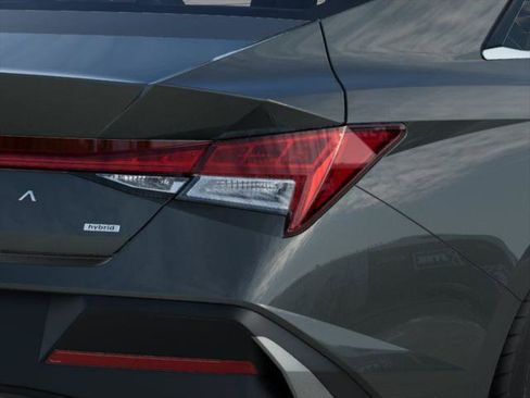 New 2025 Hyundai Elantra Limited image 10