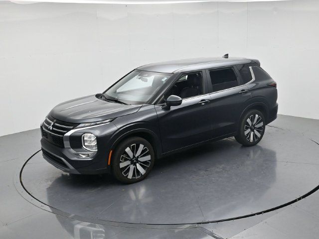 Used 2025 Mitsubishi Outlander SE FWD image 45