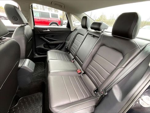 Used 2023 Volkswagen Jetta SE FWD image 14