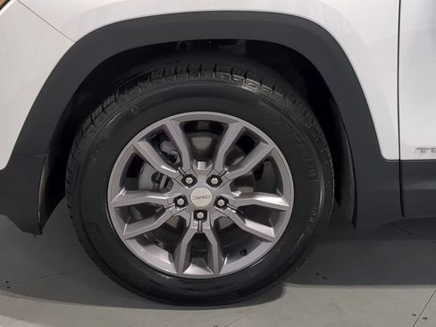 Used 2023 GMC Terrain SLT w/ Tech Package AWD/4WD image 14