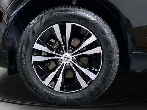 Certified 2023 Volvo XC60 B5 Core image 10