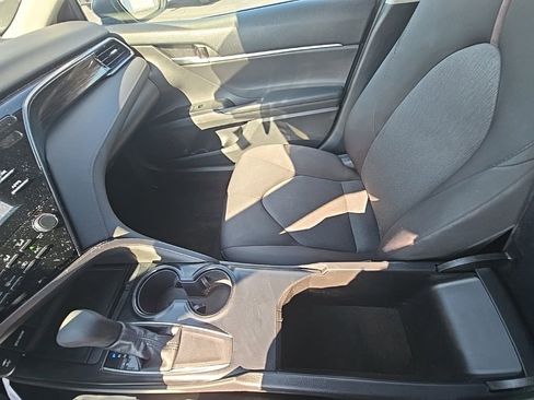 Used 2019 Toyota Camry LE image 22