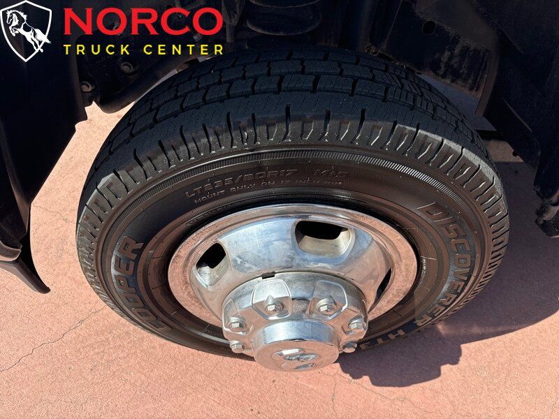 Used 2022 RAM 3500 Tradesman w/ Chrome Appearance Group AWD/4WD image 10