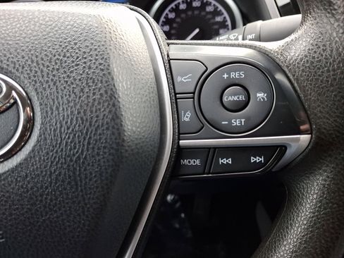 Used 2021 Toyota Camry LE image 21