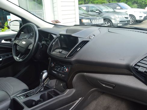 Used 2019 Ford Escape SE FWD image 30