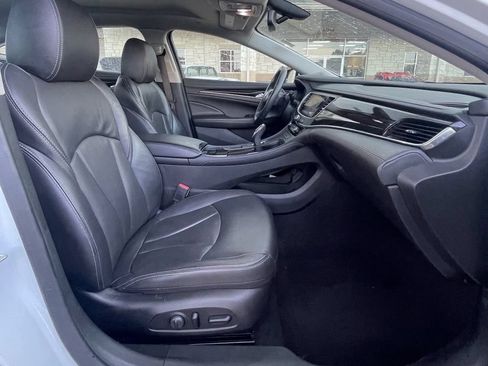 Used 2017 Buick LaCrosse Essence FWD image 26