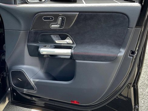 Used 2025 Mercedes-Benz GLA 35 AMG 4MATIC image 16