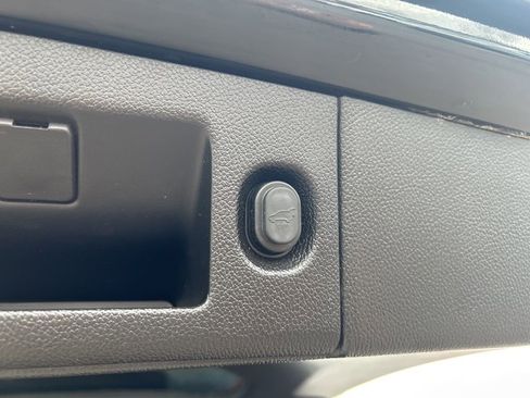 Used 2016 Cadillac Escalade ESV Platinum image 45