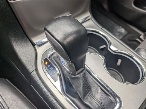 Used 2020 Jeep Grand Cherokee Altitude image 12