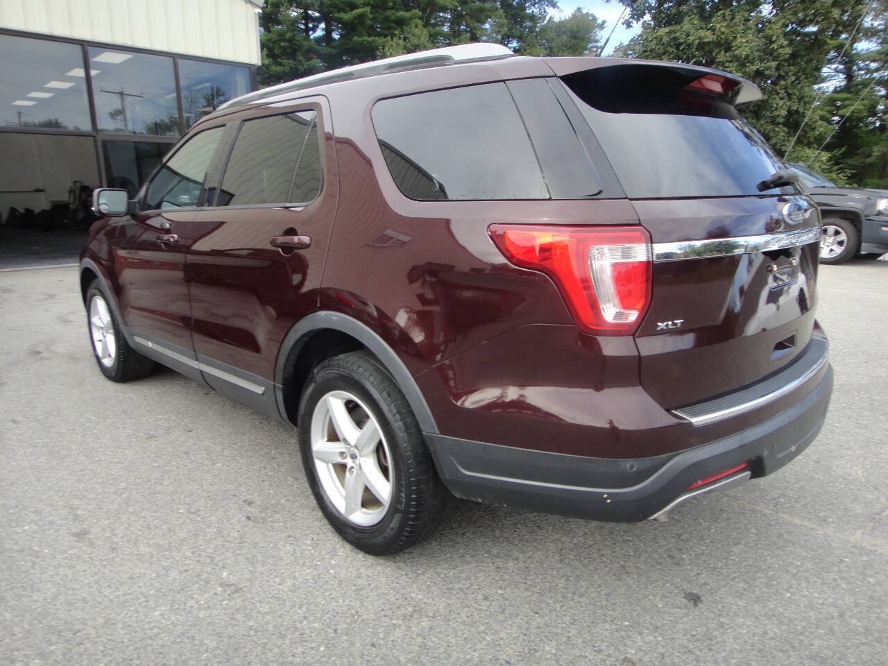 Used 2019 Ford Explorer XLT w/ Equipment Group 201A FWD image 4