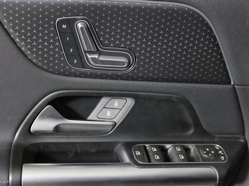 Certified 2025 Mercedes-Benz GLA 250 image 11