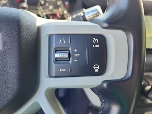 Used 2021 Land Rover Defender 110 SE AWD/4WD image 18
