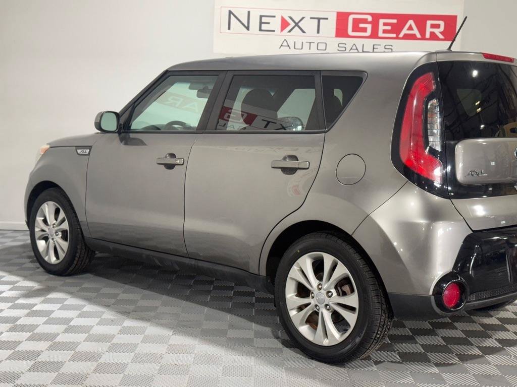 Used 2016 Kia Soul + FWD image 6