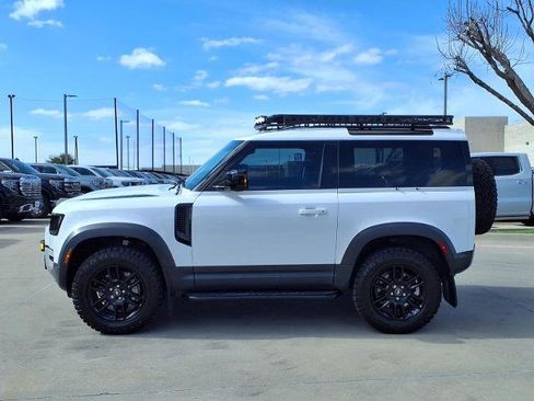 Used 2023 Land Rover Defender 90 SE image 27