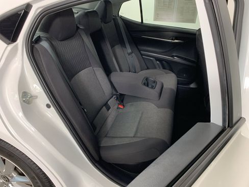 Used 2025 Toyota Camry LE image 34