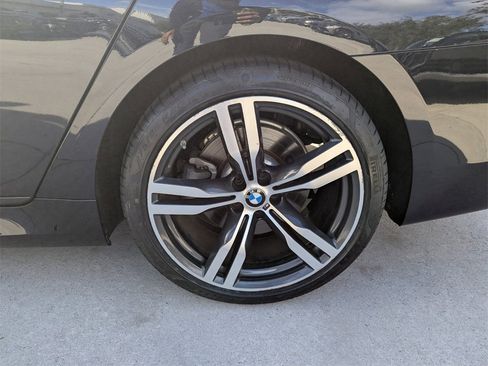 Used 2019 BMW 740i image 14
