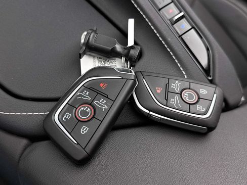 Used 2021 Chevrolet Corvette Stingray Preferred Cpe w/ Engine Appearance Package RWD image 36