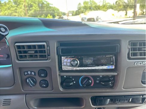 Used 2001 Ford Excursion Limited AWD/4WD image 15