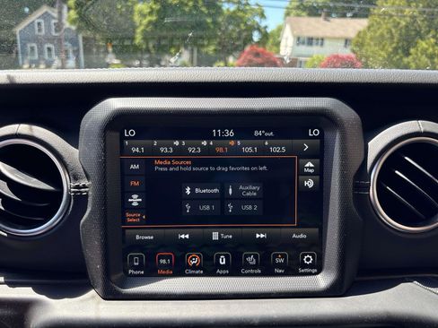 Used 2023 Jeep Wrangler Unlimited Rubicon 4xe w/ Cold Weather Group AWD/4WD image 18