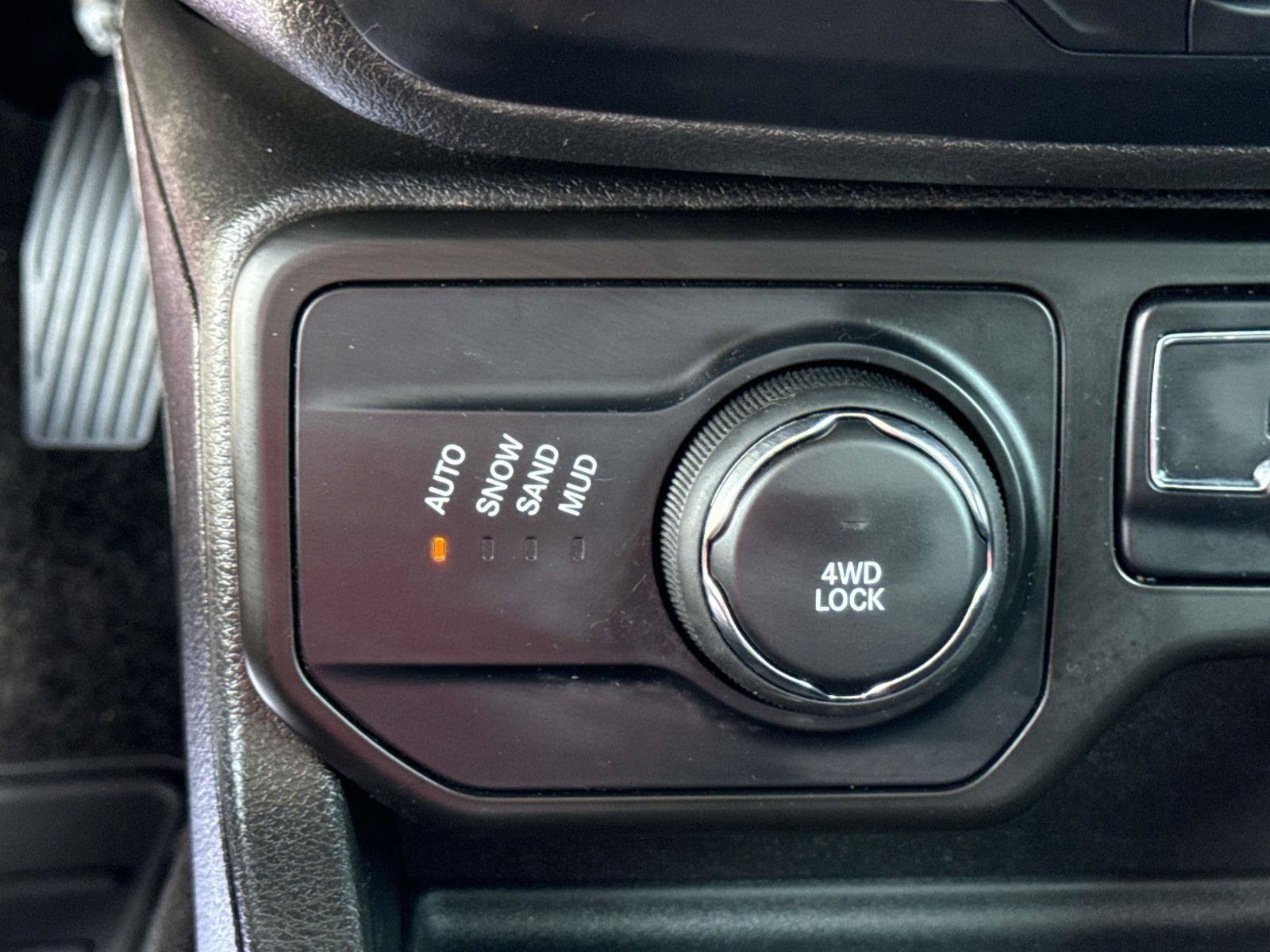 Certified 2023 Jeep Renegade Latitude AWD/4WD image 28