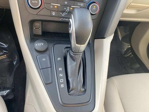 Certified 2018 Ford Focus SE image 32