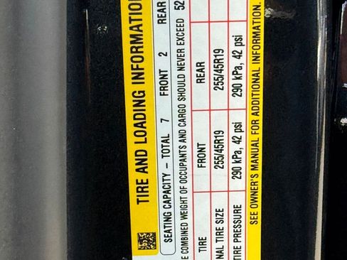 Used 2024 Tesla Model Y Long Range image 37