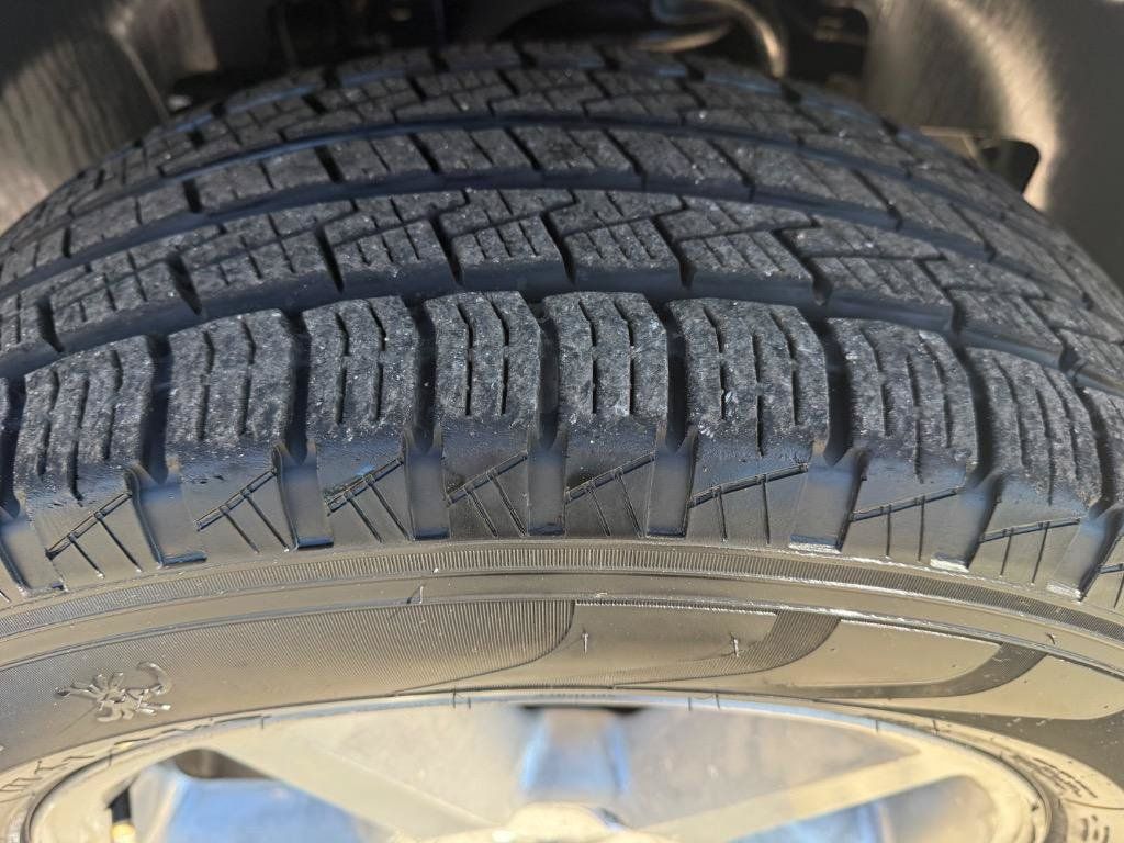 Used 2009 Chevrolet Avalanche LTZ RWD image 8