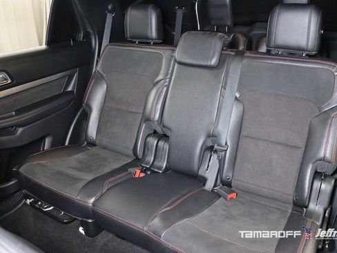 Used 2019 Ford Explorer XLT w/ Equipment Group 202A image 12
