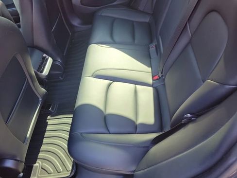 Used 2022 Tesla Model 3 Long Range image 8