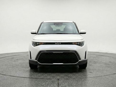 Used 2025 Kia Soul LX w/ LX Technology Package image 2