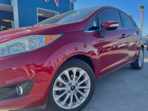 Used 2017 Ford Fiesta Titanium image 2