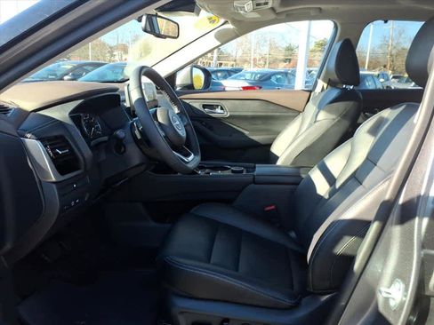 Certified 2023 Nissan Rogue SL w/ SL Premium Package image 11